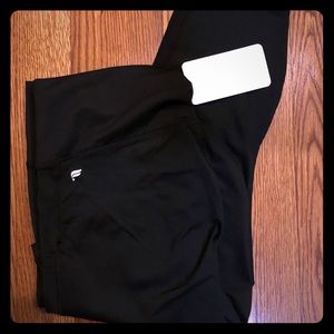 NWT Fabletics Mila High Waisted Pocket Capri